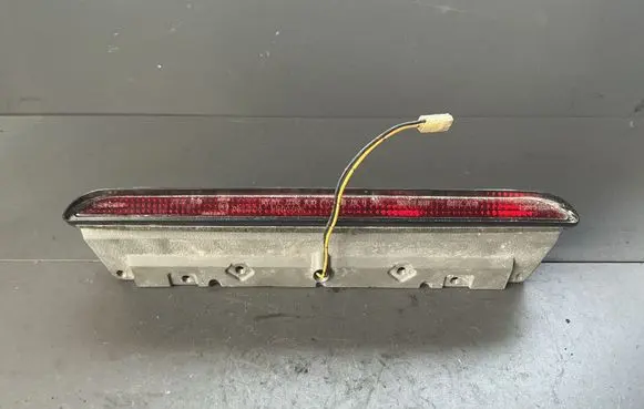 Subaru Forester SG Third/center stoplight 24036