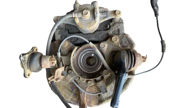 Mitsubishi L200 Front wheel hub
