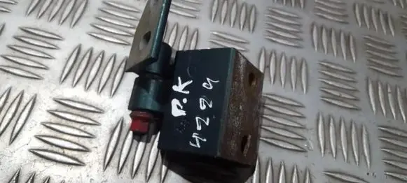 Peugeot 406 Front door upper hinge