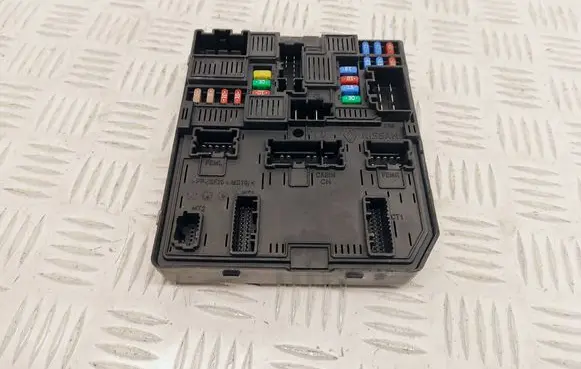 Renault Kadjar BSM Control unit 284B69501R 1745456115 5AKC12F00