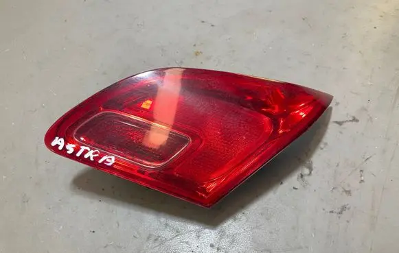 Tailgate rear/tail lights