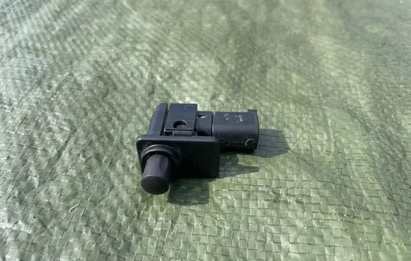 Mini One - Cooper Coupe R56 Bonnet alarm switch sensor 9119052