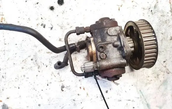 Toyota Avensis T250 Fuel injection high pressure pump 221000G010