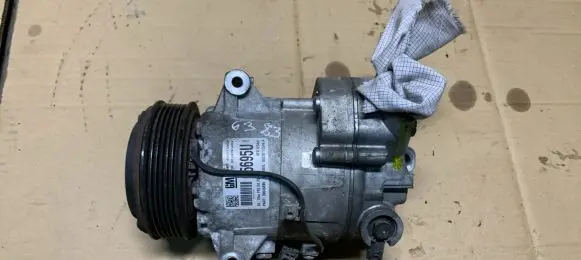 Opel Zafira C Air conditioning (A/C) compressor (pump) 39045695