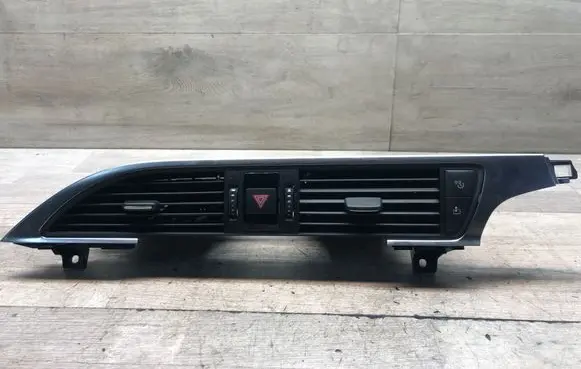 Audi A6 C7 Dash center air vent grill 4G1820951