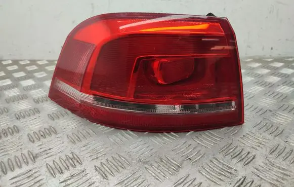 Volkswagen PASSAT B7 Rear/tail lights 3AF945095E