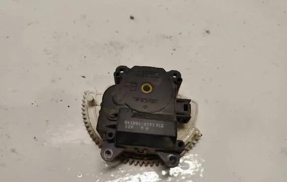 Toyota RAV 4 (XA30) Air flap motor/actuator 0638000171