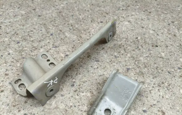 Volkswagen Tiguan Allspace Fender mounting bracket 5NA821183