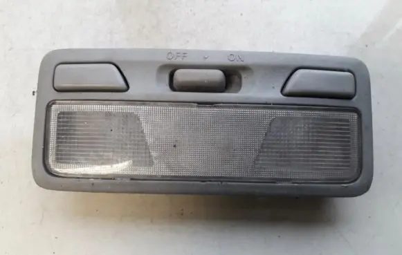 Mitsubishi Lancer Front seat light mr330450