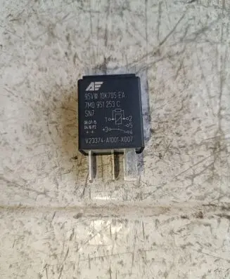 Audi A5 8T 8F Other relay 7M0951253C