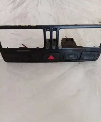 Volkswagen Bora Hazard light switch 1J0953235E