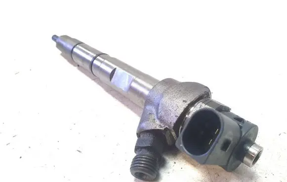 Audi A4 S4 B9 Fuel injector 04L130277AE