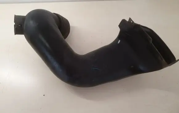 Suzuki Grand Vitara II Air intake duct part