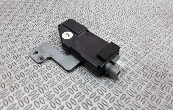 Mercedes-Benz ML W163 Aerial antenna amplifier 1638200089