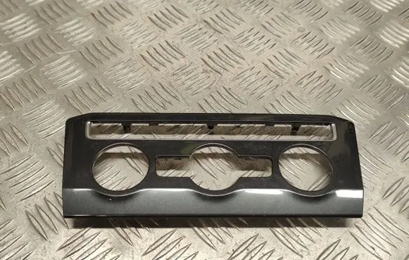 Volkswagen Tiguan Climate control/heater control trim 5NB820073A 5441504