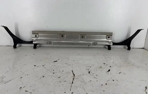 Ford Bronco Rear bumper trim bar molding M1PBA11434AB M1PB17B919AB M1PB17B918AB