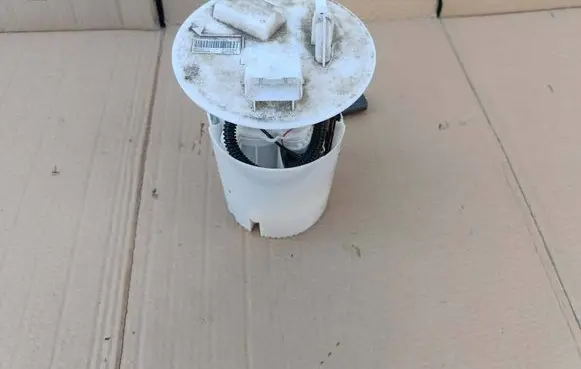 Renault Twingo III In-tank fuel pump A4534700294