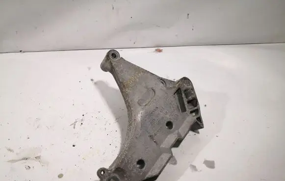 Volkswagen Golf Plus Engine mounting bracket 03L199207