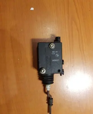 BMW 3 E36 Central locking motor 67111387610