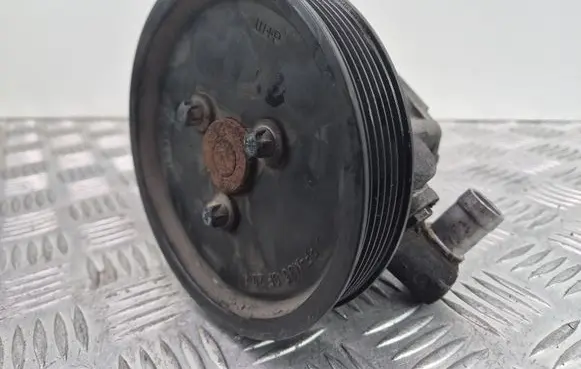 Mercedes-Benz C W203 Power steering pump A0044661301