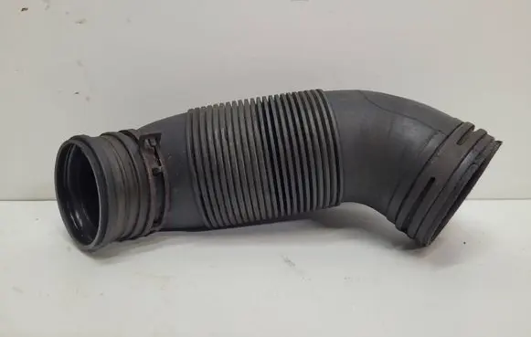 Ford Galaxy Air intake hose/pipe 7M3129627