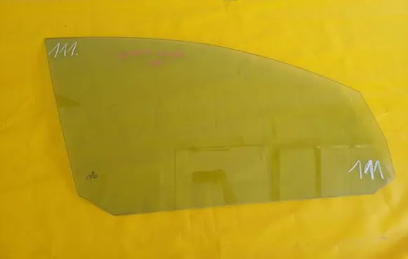 Volkswagen Golf V Front door window glass four-door