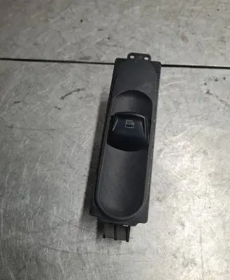 Mercedes-Benz Vito Viano W639 Electric window control switch A6395451413 30068 04ZGS002