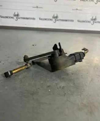 Headlight/headlamp level sensor