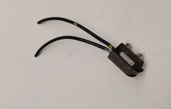 Mercedes-Benz S AMG W222 USB socket connector A2228200915