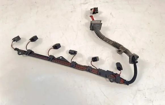 BMW 3 E90 E91 Fuel injector wires 756070503