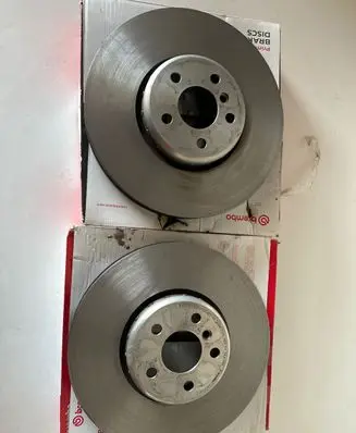 BMW 5 G30 G31 G38 Brake discs and calipers set 90R02C01203 09D09413