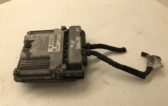 Skoda Octavia Mk2 (1Z) Engine control unit/module 03G906021TB