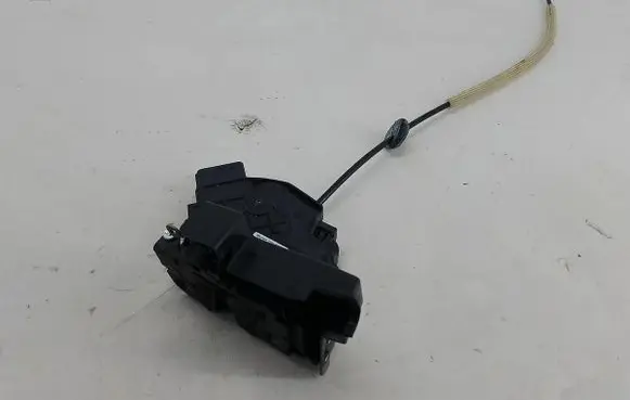 Ford C-MAX I Front door lock 3M5AR21813ER