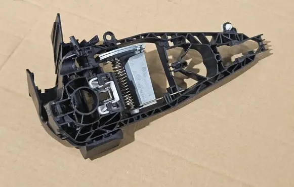 BMW X5 F15 Front door exterior handle/bracket 7304803