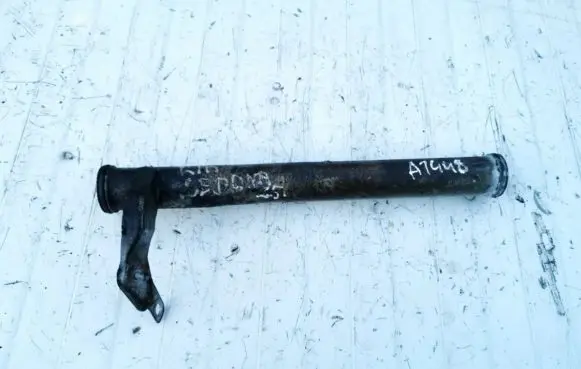 KIA Sedona Engine coolant pipe/hose