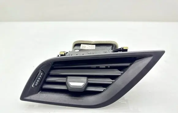 BMW 1 F40 Dashboard side air vent grill/cover trim 6823191 19050710