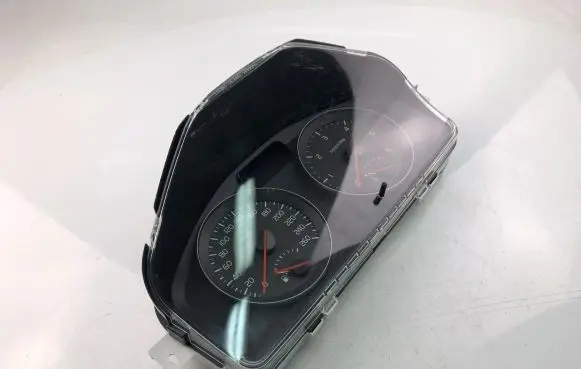 Volvo C70 Speedometer (instrument cluster) 31296228