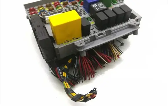Opel Astra H Fuse box set 24431677