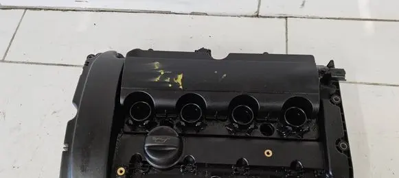 Peugeot RCZ Rocker cam cover 55470LS V75988628005