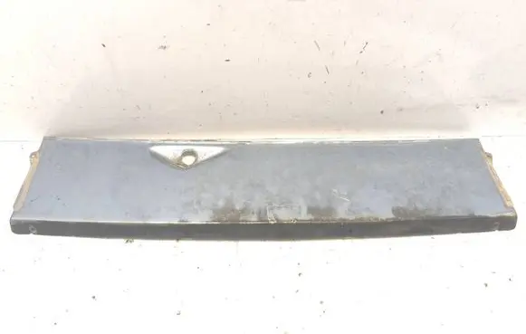 Mercedes-Benz W123 Wiper trim