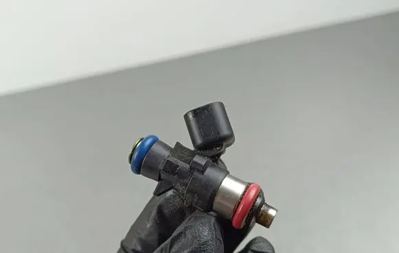 Jeep Grand Cherokee WL Fuel injector 05281427AA