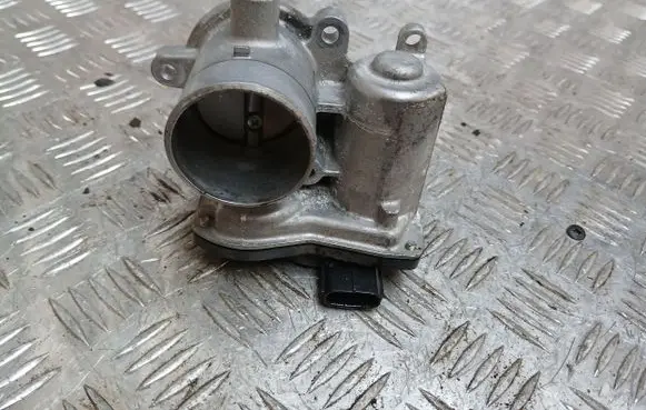 Suzuki Swift III Electric throttle body valve 68P0