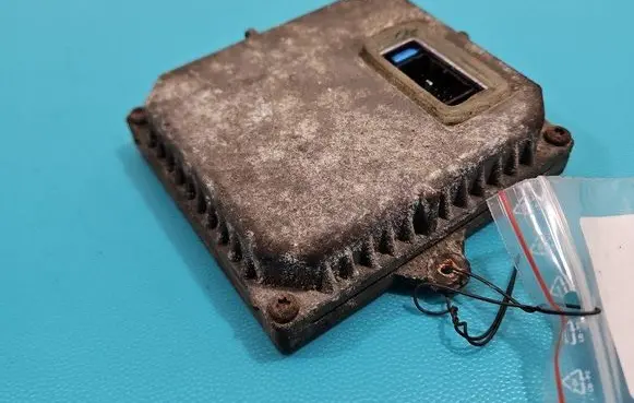 Peugeot 407 Headlight ballast module Xenon 1307329095 IMPRK1449452