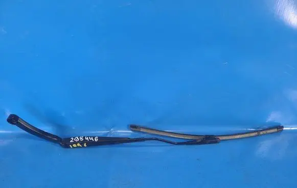 Ford Mustang VI Front wiper blade arm FR3Z17526A