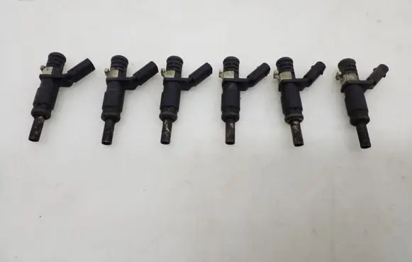 Mercedes-Benz ML W164 Fuel injector A2720780249