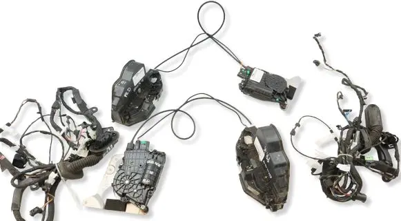 BMW M6 Front door soft close latching motor (coupe) 7202162 51217202162 7202159