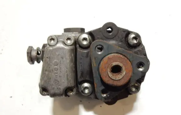 BMW 5 E60 E61 Power steering pump 678084804 7652974 25602