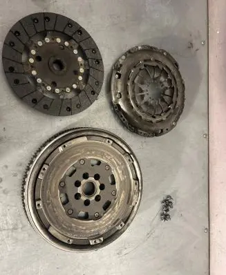 Renault Captur II Clutch set kit 123107790R 301010007r