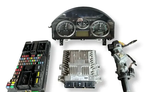 Land Rover Discovery 3 - LR3 Engine ECU kit and lock set 5WS40061FT NNN500560