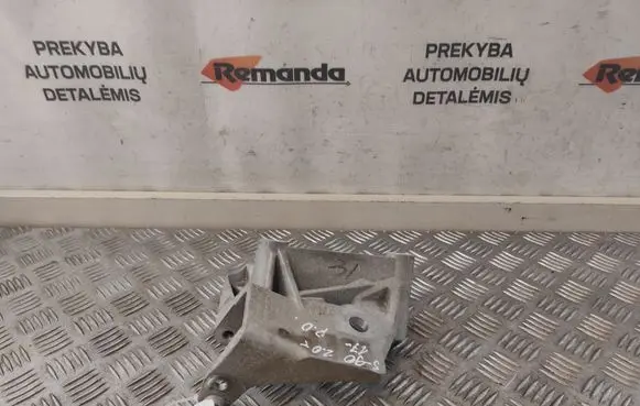Volvo S90, V90 Engine mounting bracket 31430470